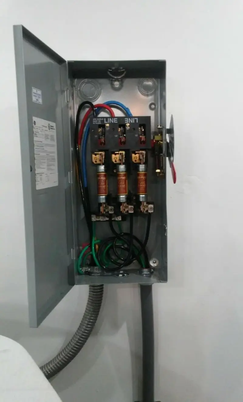 Three-phase disconnect switch installed for Smoke Detector Installation in Blackfoot